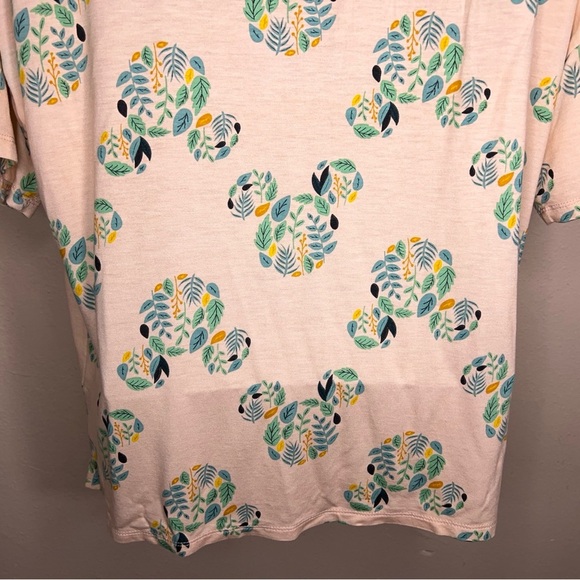 Medium Disney Pink Green Leaves Mickey Mouse Shapes Tshirt Lightweight Tee - Picture 6 of 14